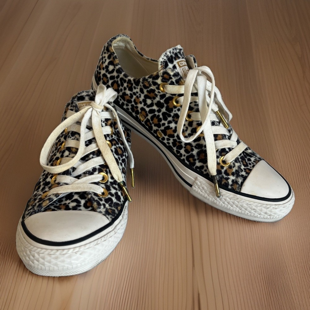 Converse Chuck Taylor All Star Low Top Faux Fur Leopard Print Sneakers Womens 8